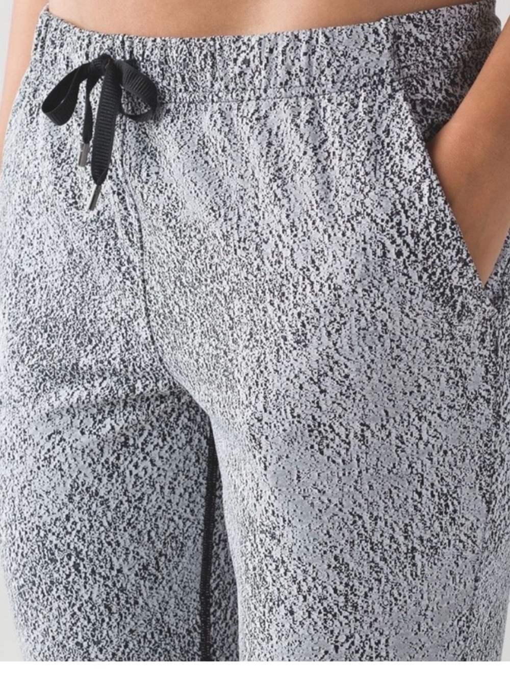 LULULEMON ATHLETICA JET PANT IN POWER
Luxtreme Spray White SIZE 6 - Picture 4 of 16